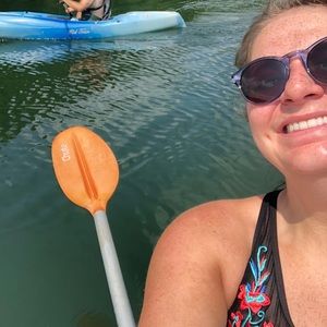 Meet your Posher, Lauren